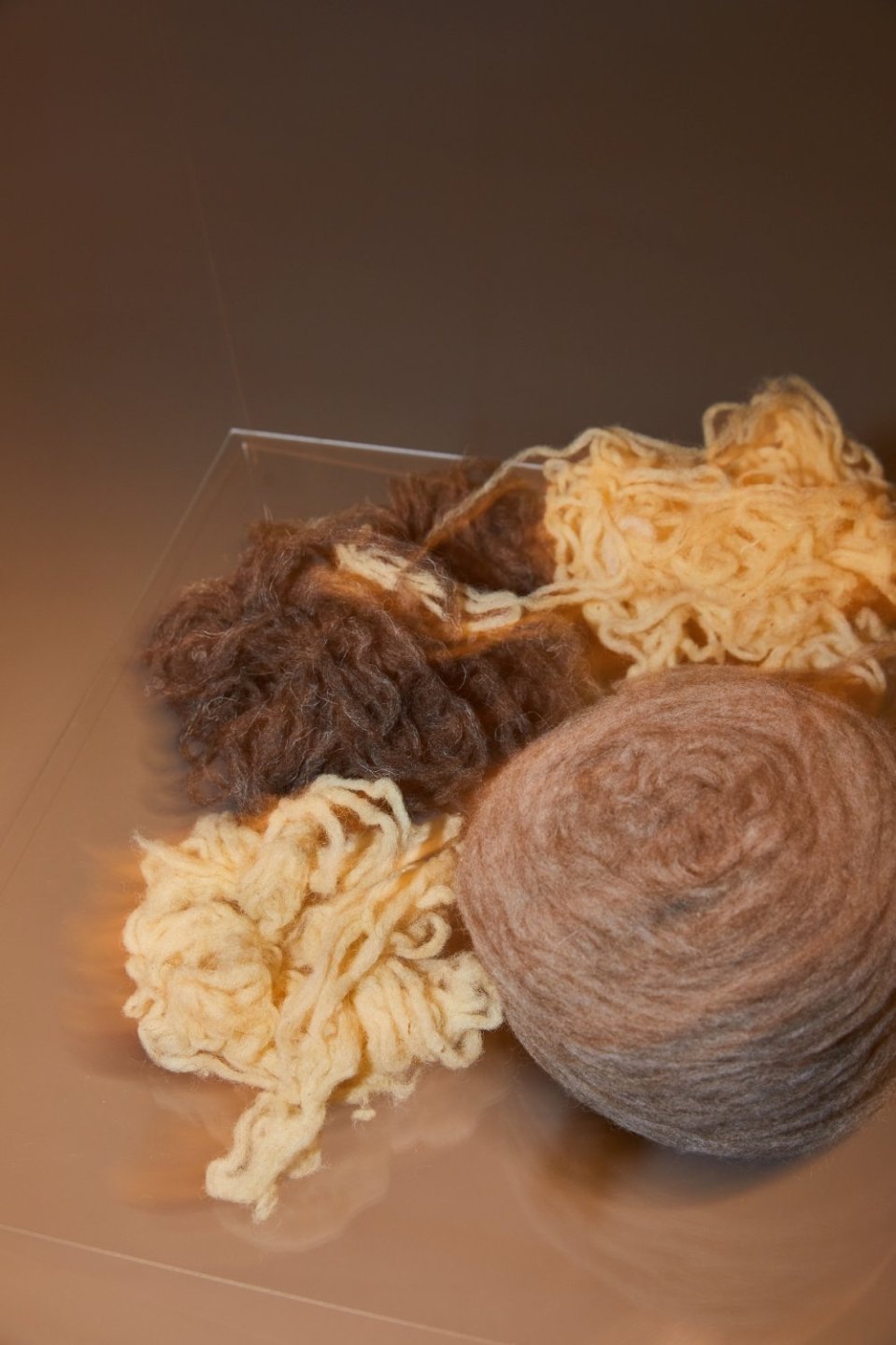 LOKÁLNÍ VLNA. Zpracování lokální vlny a její využití v současném designu a umění