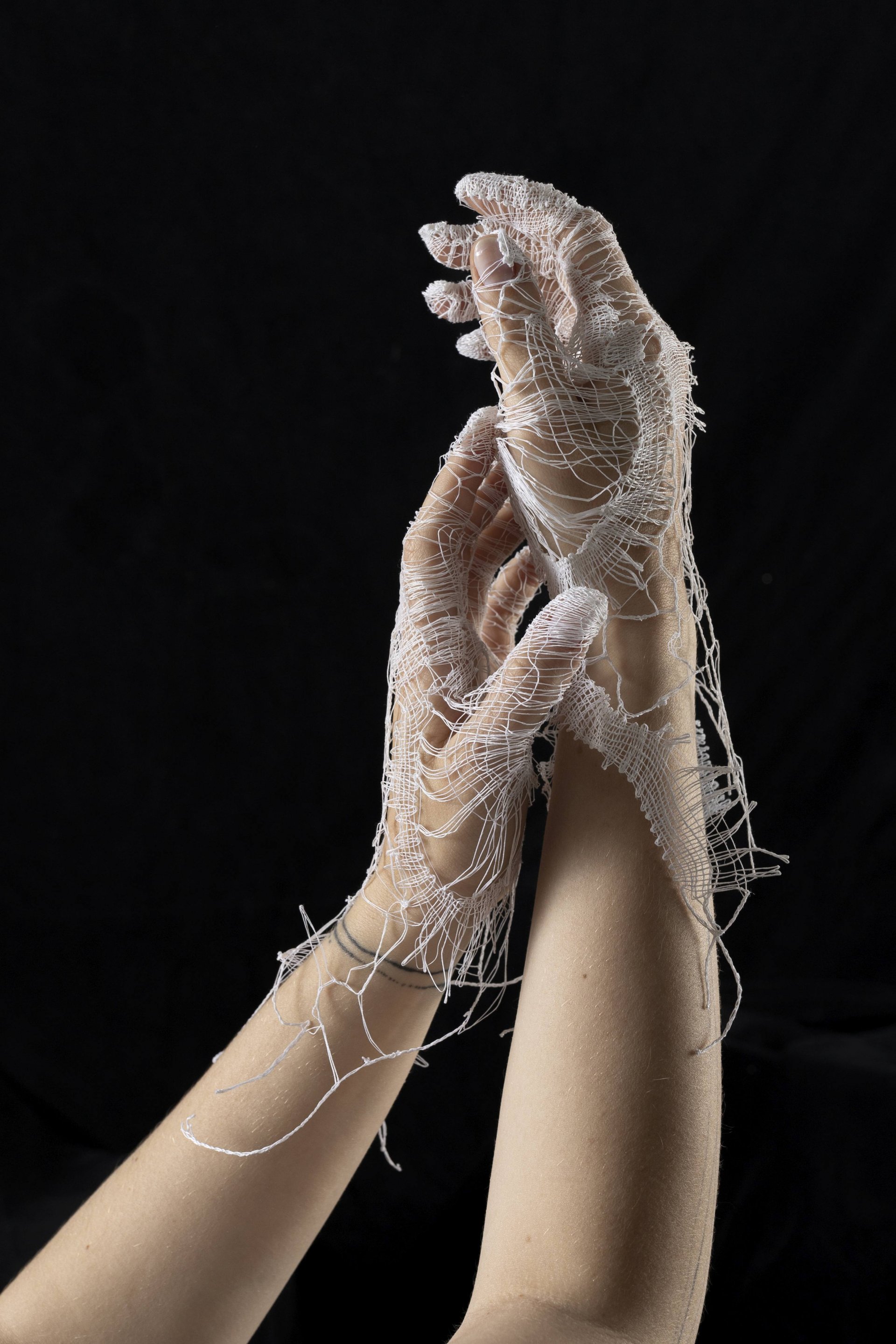 Věčnost současnosti – rukavice inspirované poklady v Lobkowiczkých sbírkách