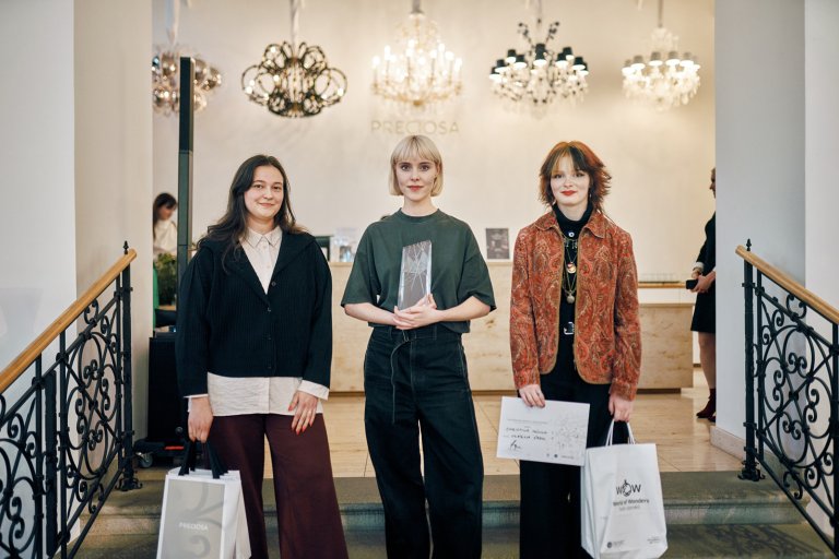 Úspěch studentek UMPRUM v soutěži Master of Crystal