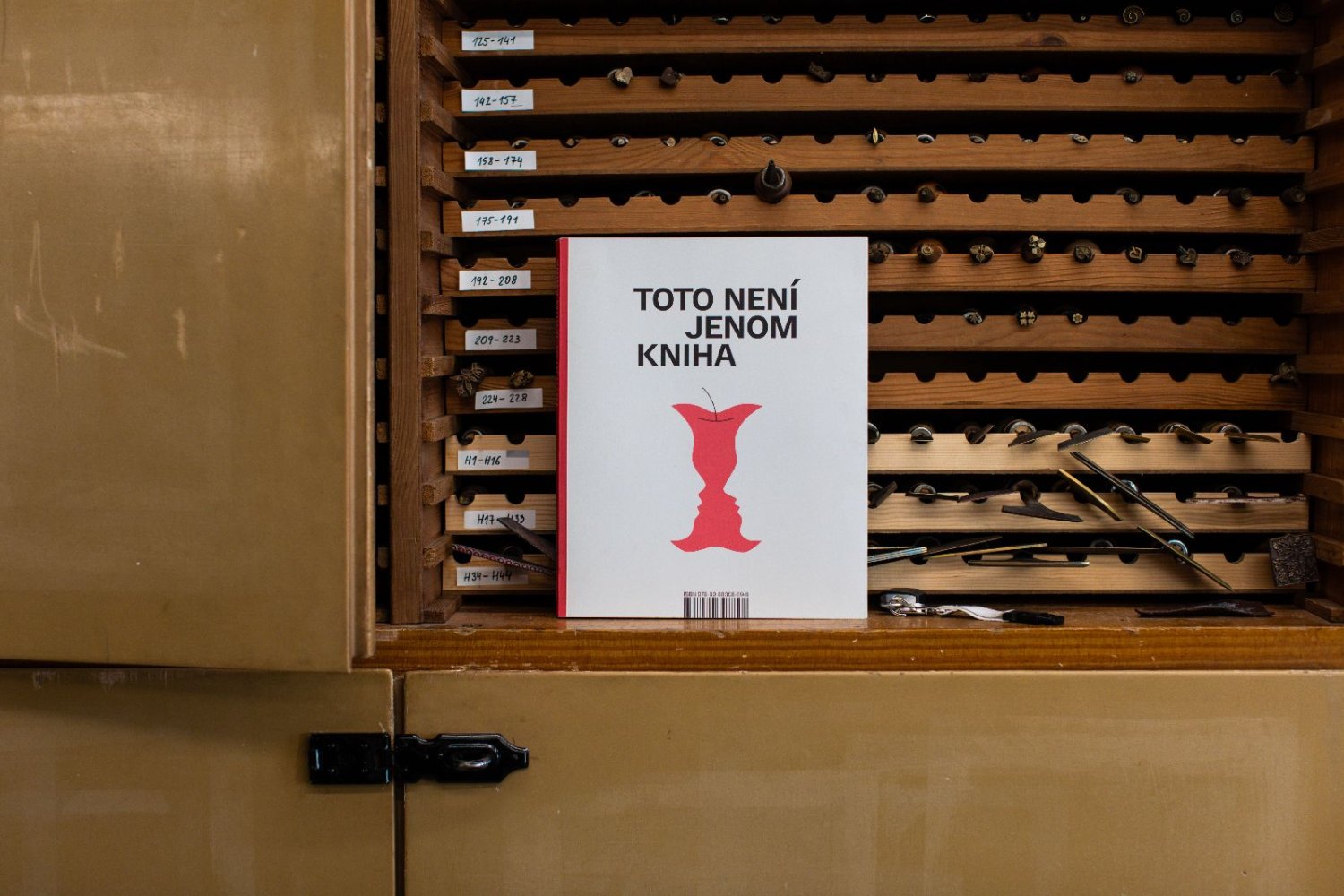 UMPRUM Online // Toto není jenom kniha – je to klíč k vizuální komunikaci
