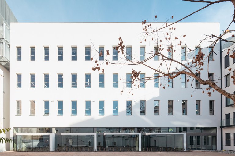 UMPRUM „skokanem roku“ mezi nejlepšími světovými univerzitami v prestižním žebříčku QS World University Rankings.