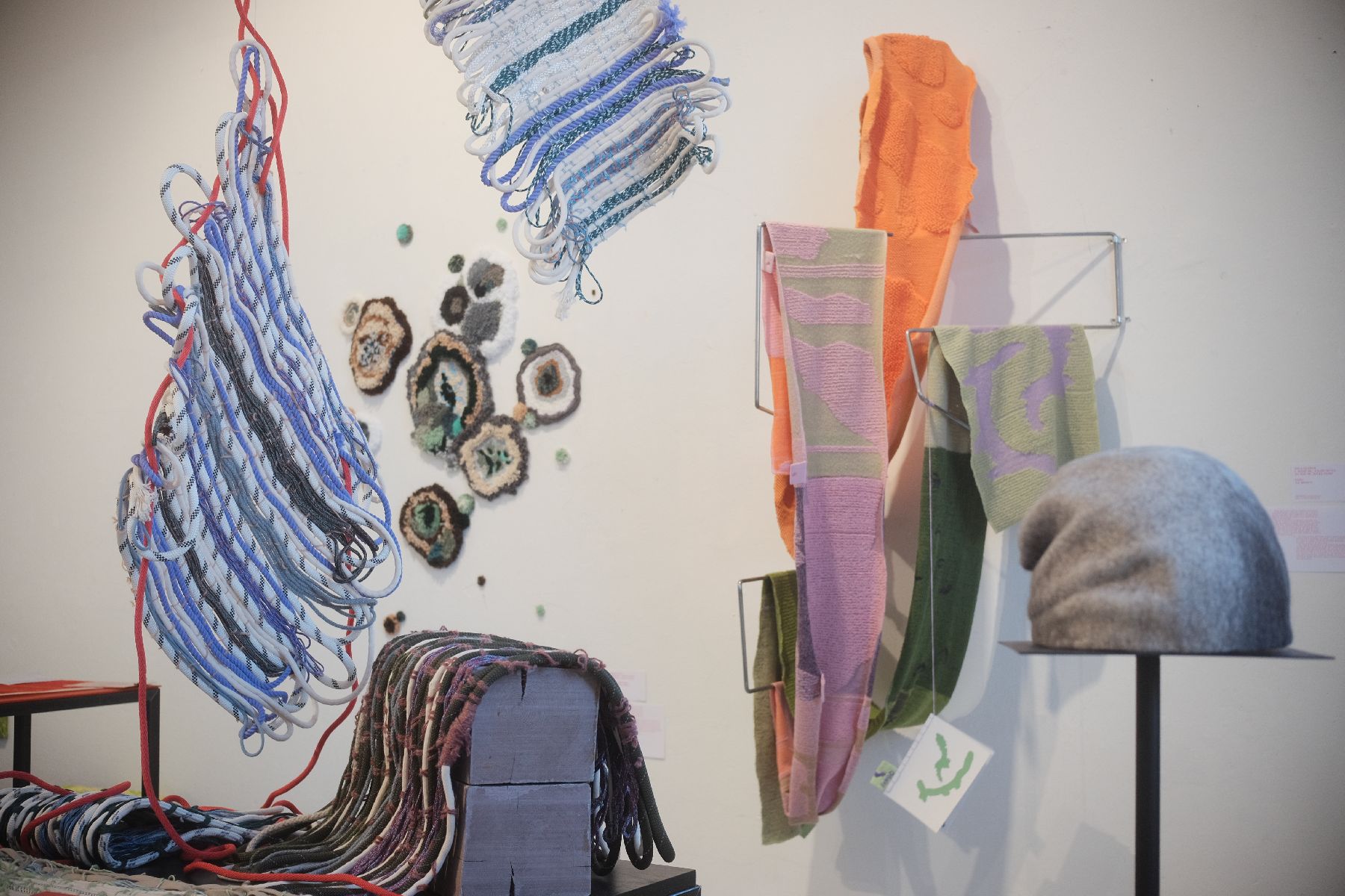 UMPRUM Online // Textil jako prostor pro dialog. S Lindou Kaplanovou, Martinem Pondělíčkem a Jitkou Škopovou o (novém) vedení Ateliéru textilu