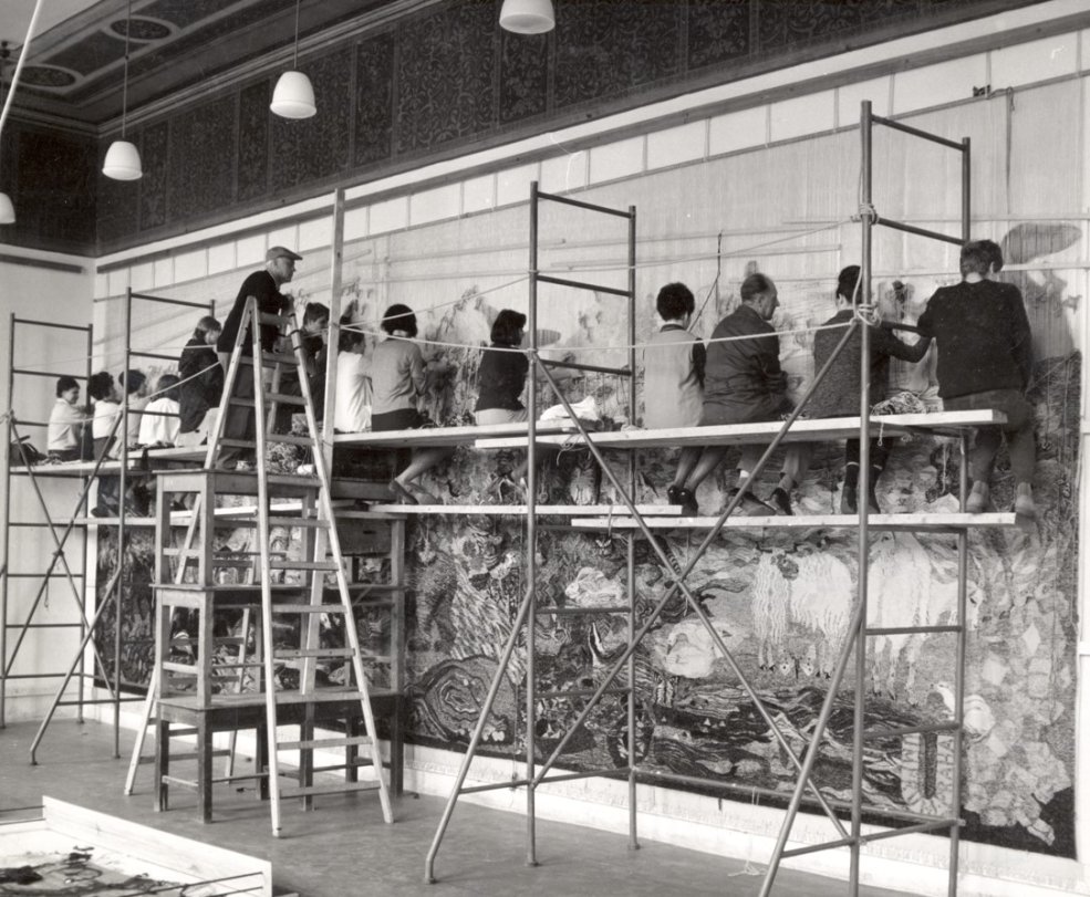 beseda - Kolektivní textil: Absolventky Kybalovy školy v dialogu se současným vedením Ateliéru textilu UMPRUM