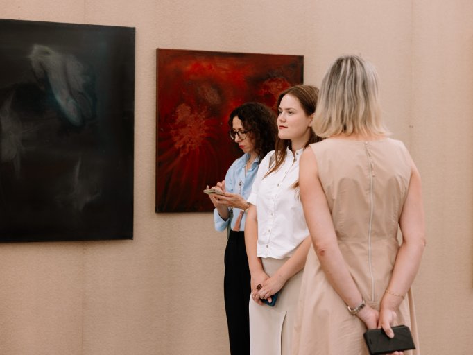 Artikon podporuje tvorbu v Ateliéru Volné umění II