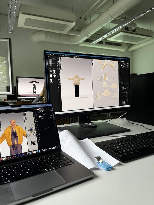 Alice Grebáčová a Alžběta Drcmánková na Fashiontex Makerspace v Schneebergu