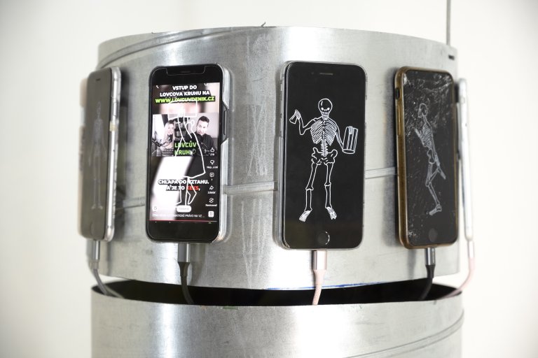 UMPRUM Online // V celou: Architektura a umění od politiky oddělit nejdou